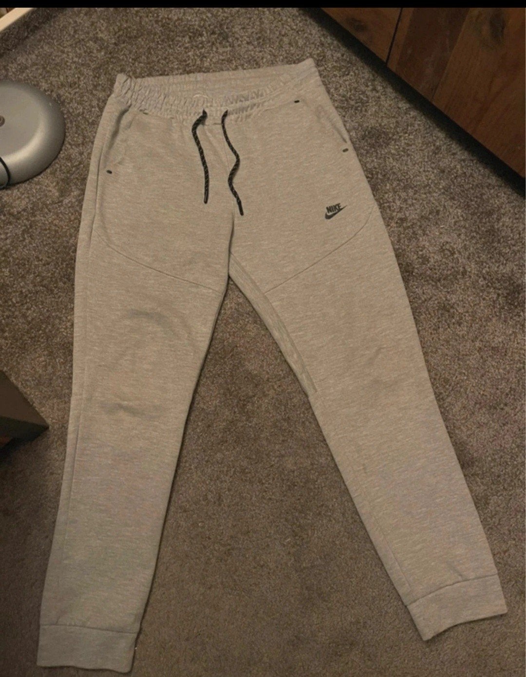 Nike Tech Fleece Broek - Grijs (valt als S/M), Kleding | Heren, Overige jeansmaten, Nike, Ophalen of Verzenden, Grijs