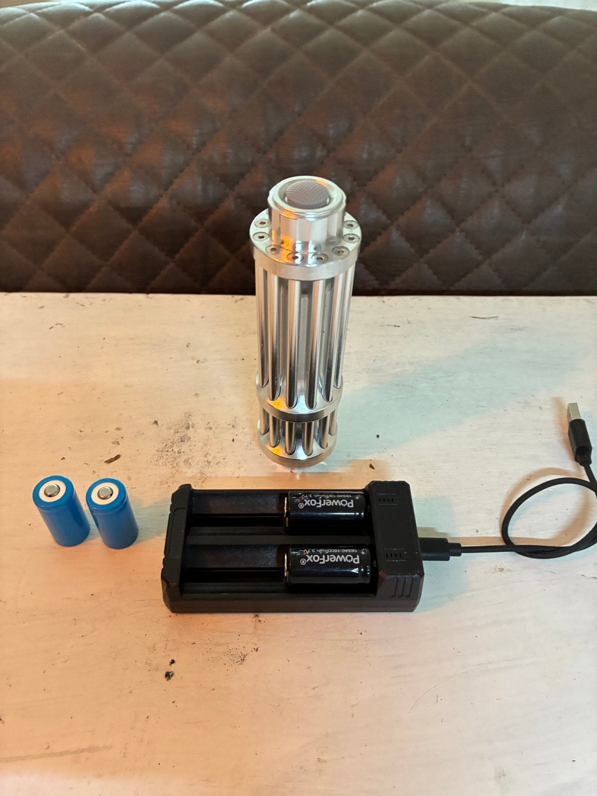 Krachtige Laser met Oplader en Batterijen bieden, Verzenden, Zo goed als nieuw