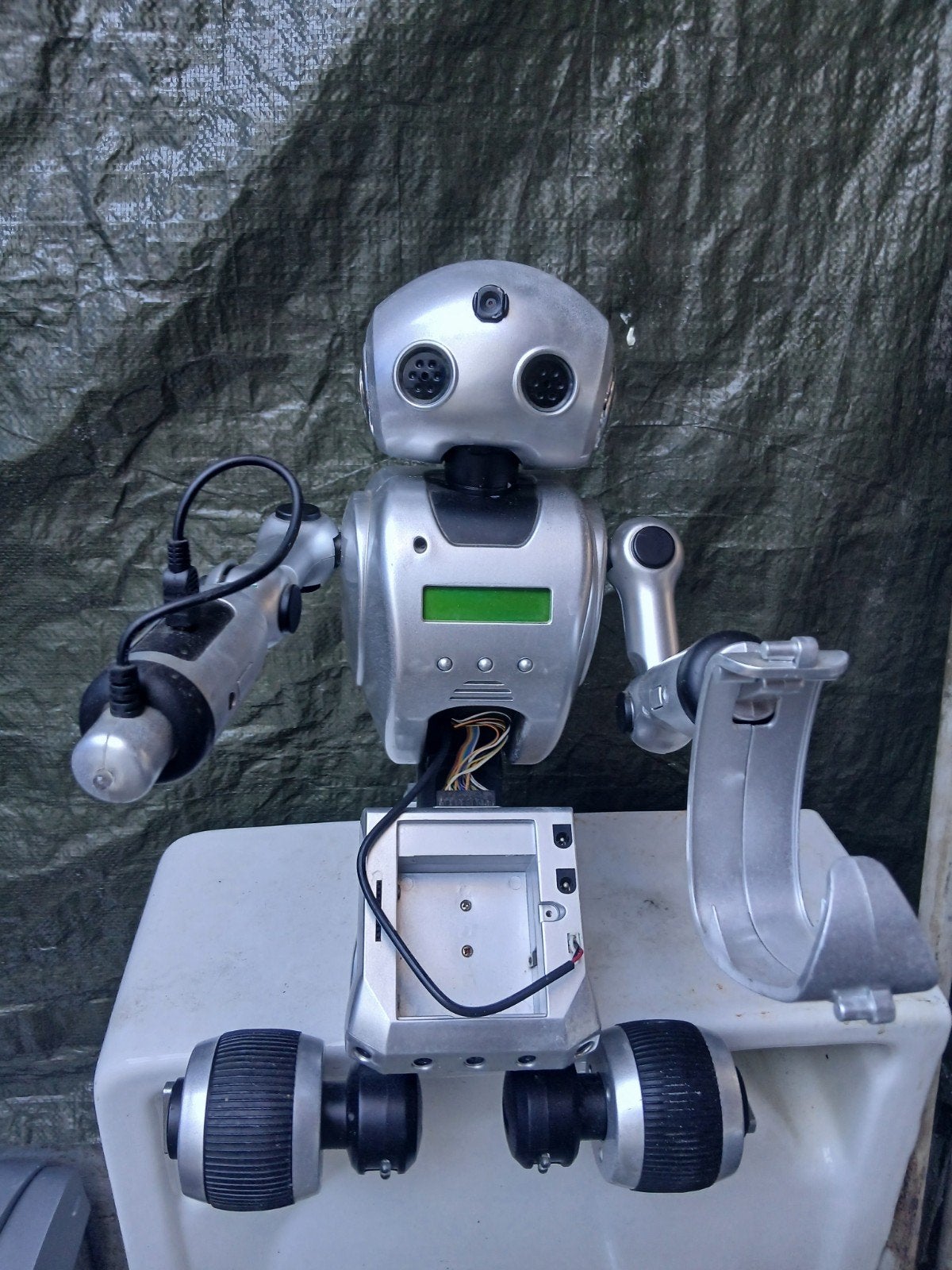 I-Droid 01 Robot (I-Qbot 01 / DeAgostini My Robot ID-01), Ophalen