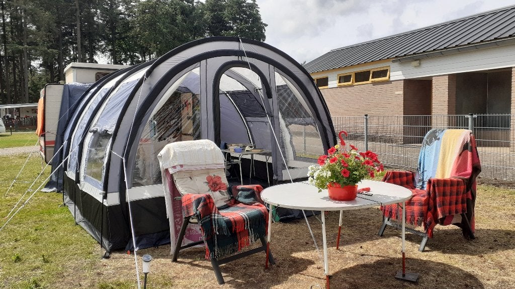 Bustent/Tunneltent Paradiso met fiberglasstokken., Ophalen, Zo goed als nieuw, Tot en met 4