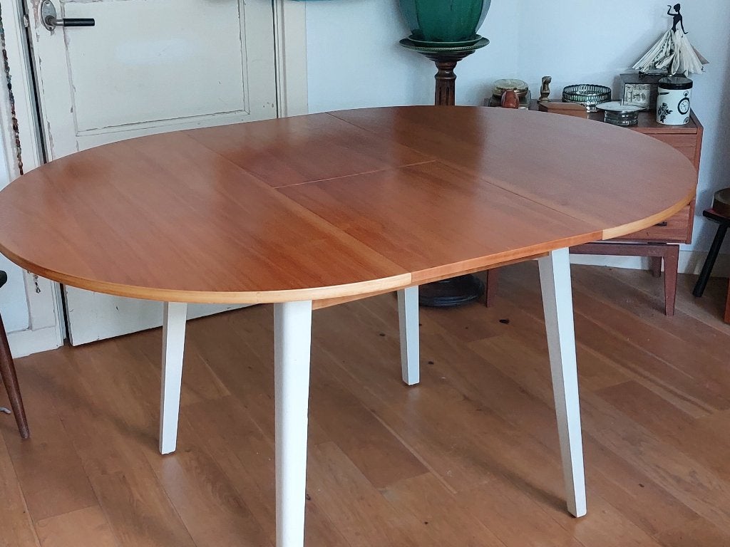 Vintage ronde eettafel | Uitschuifbaar naar ovaal, Huis en Inrichting, Tafels | Eettafels, Ophalen, Zo goed als nieuw, Vijf personen of meer