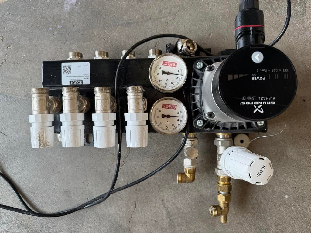 Vloerverwarmingsverdeler met Grundfos pomp, Doe-het-zelf en Verbouw, Ophalen, Gebruikt, Overige typen
