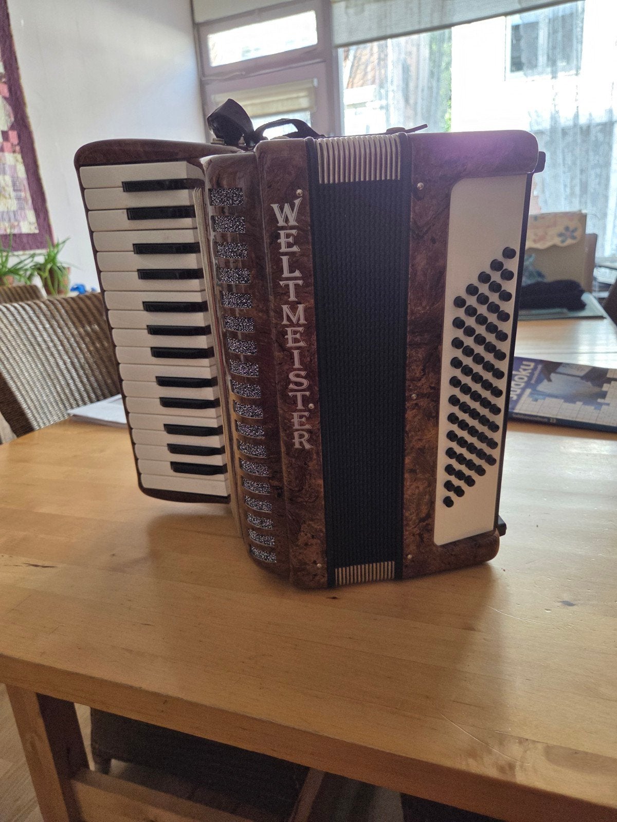 Weltmeister Toetsaccordeon - Zo goed als nieuw, Muziek en Instrumenten, Ophalen, Overige formaten, Met koffer, Toetsaccordeon