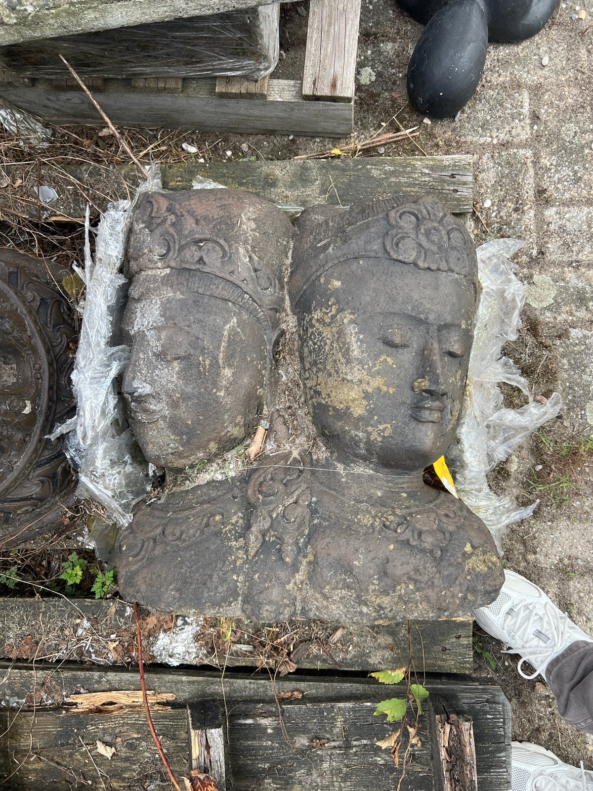 Dubbel Boeddha hoofd beeld, Tuin en Terras, Ophalen, Zo goed als nieuw, Steen, Boeddhabeeld