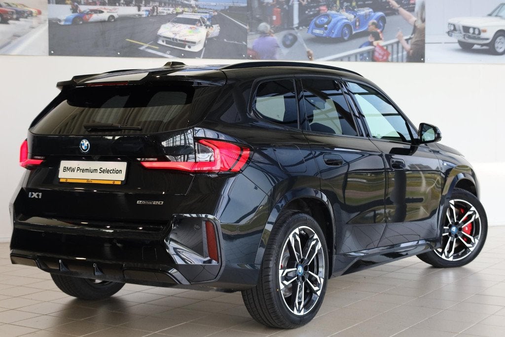 BMW iX1 eDrive20 | M Sportpakket Pro | Driving Assistant Plu, Auto's, BMW, 514 km, Gebruikt, 750 kg, Met garantie (alle)
