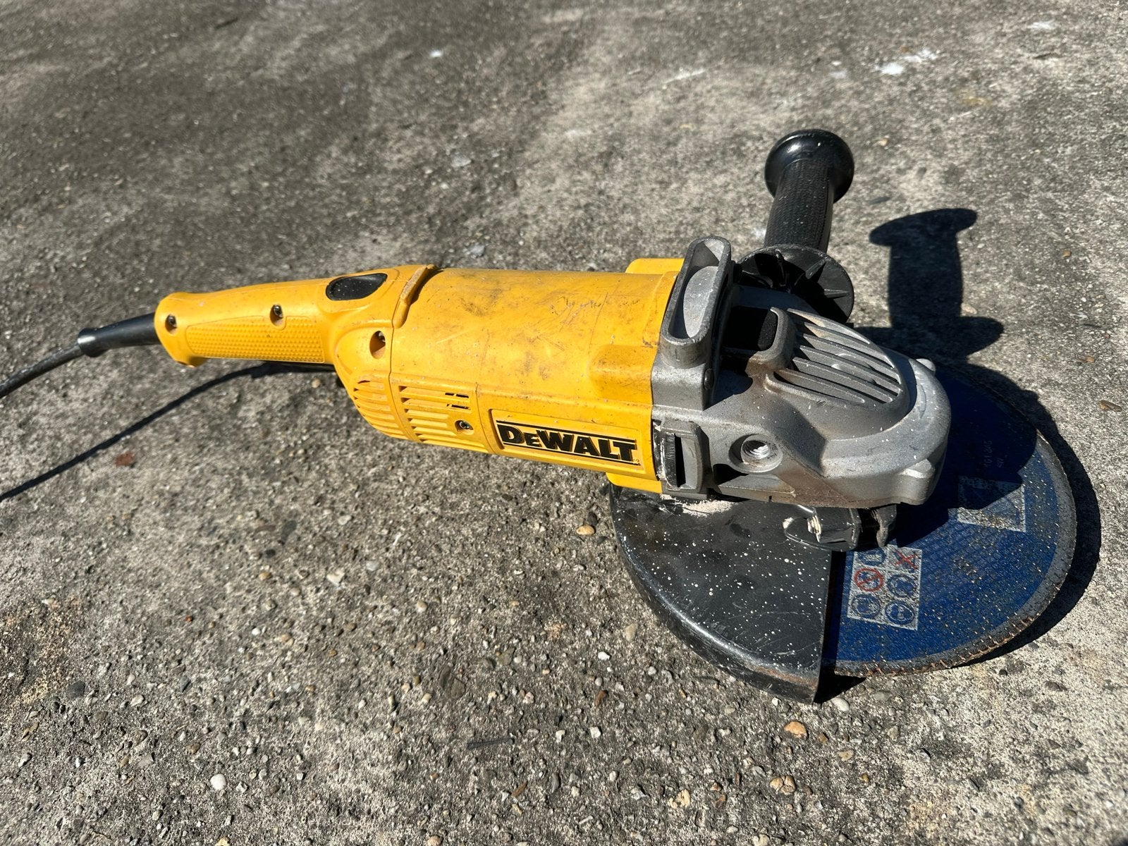 Dewalt DWE492S Haakse Slijper 2200W - krachtig 230mm, Doe-het-zelf en Verbouw, Gereedschap | Slijpmachines, Ophalen of Verzenden