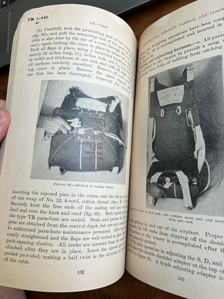 WO2 Amerikaans USAAF parachute harnas voorschrift 1941, Verzamelen, Militaria | Tweede Wereldoorlog, Ophalen of Verzenden, Nederland