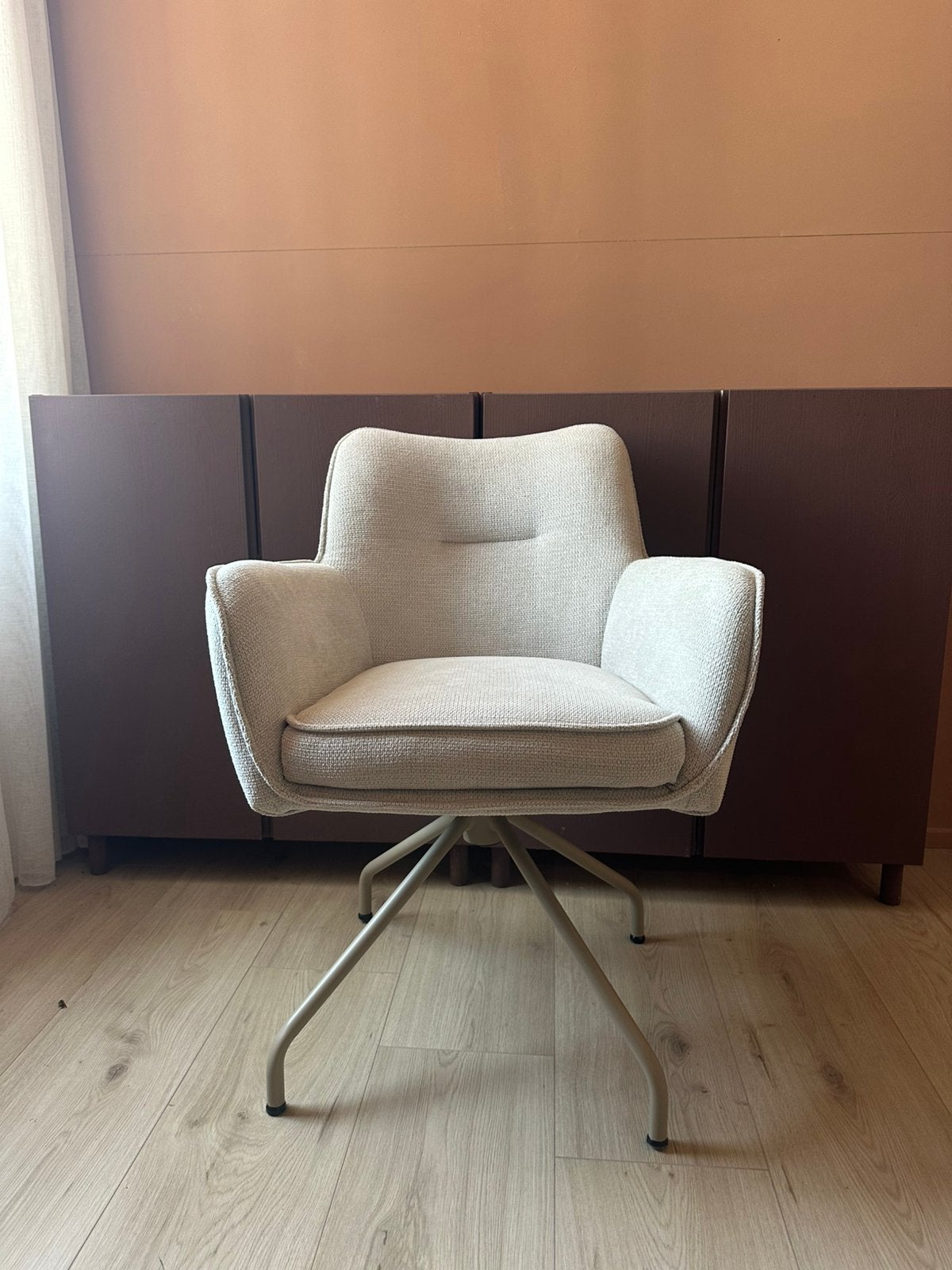 HelloChair HC114 Nomé, Ophalen, Zo goed als nieuw