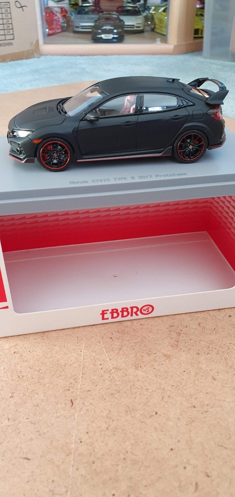 EBBRO 1/43 Honda Civic Type R 2017 Matt Zwart, Hobby en Vrije tijd, Modelauto's | 1:43, Ophalen of Verzenden, Nieuw, Auto