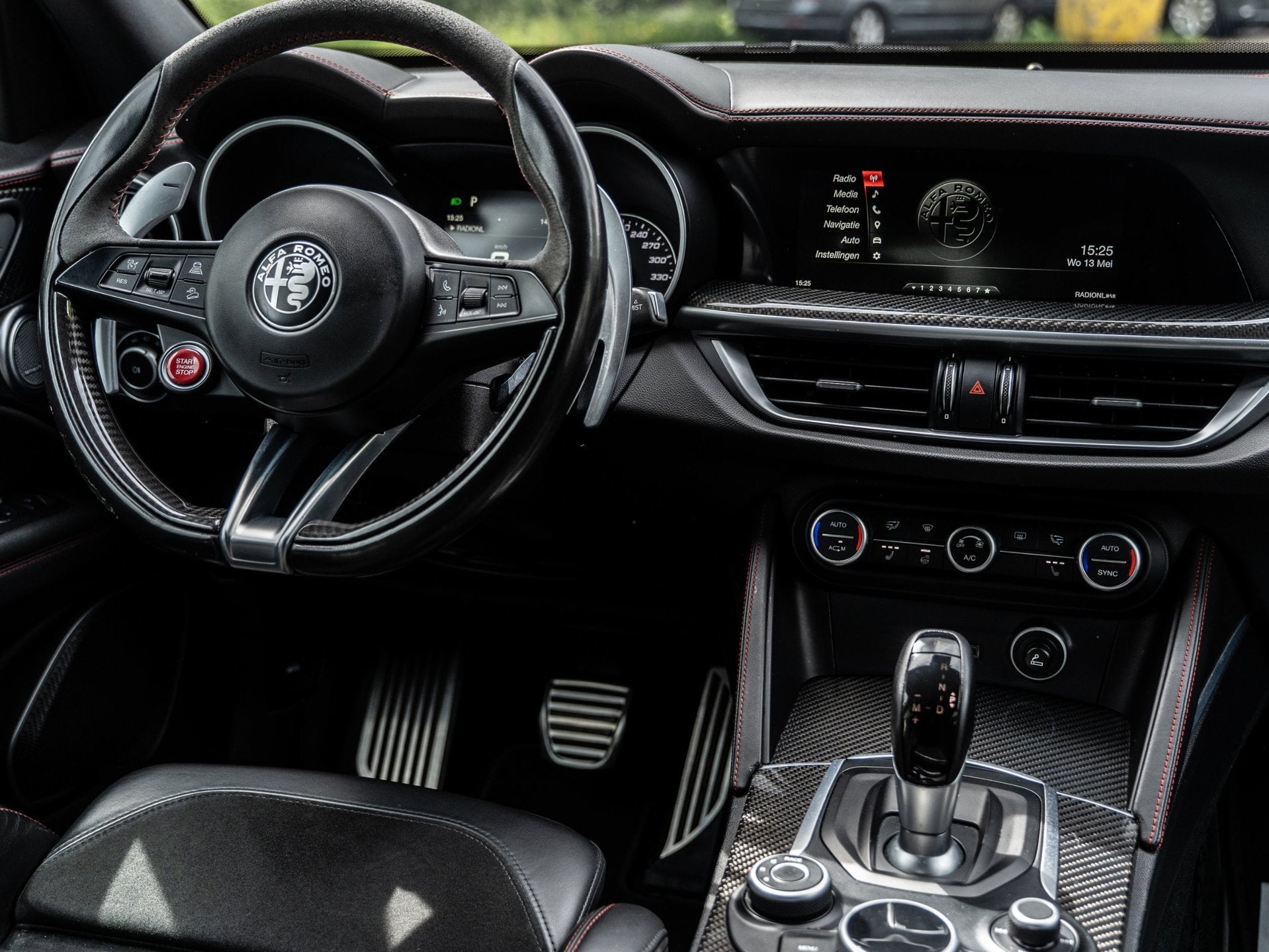 Alfa Romeo Stelvio 2.9 V6 AWD Quadrifoglio - APPLE CARPLAY -, Auto's, Automaat, Gebruikt, 510 pk, Lichtsensor