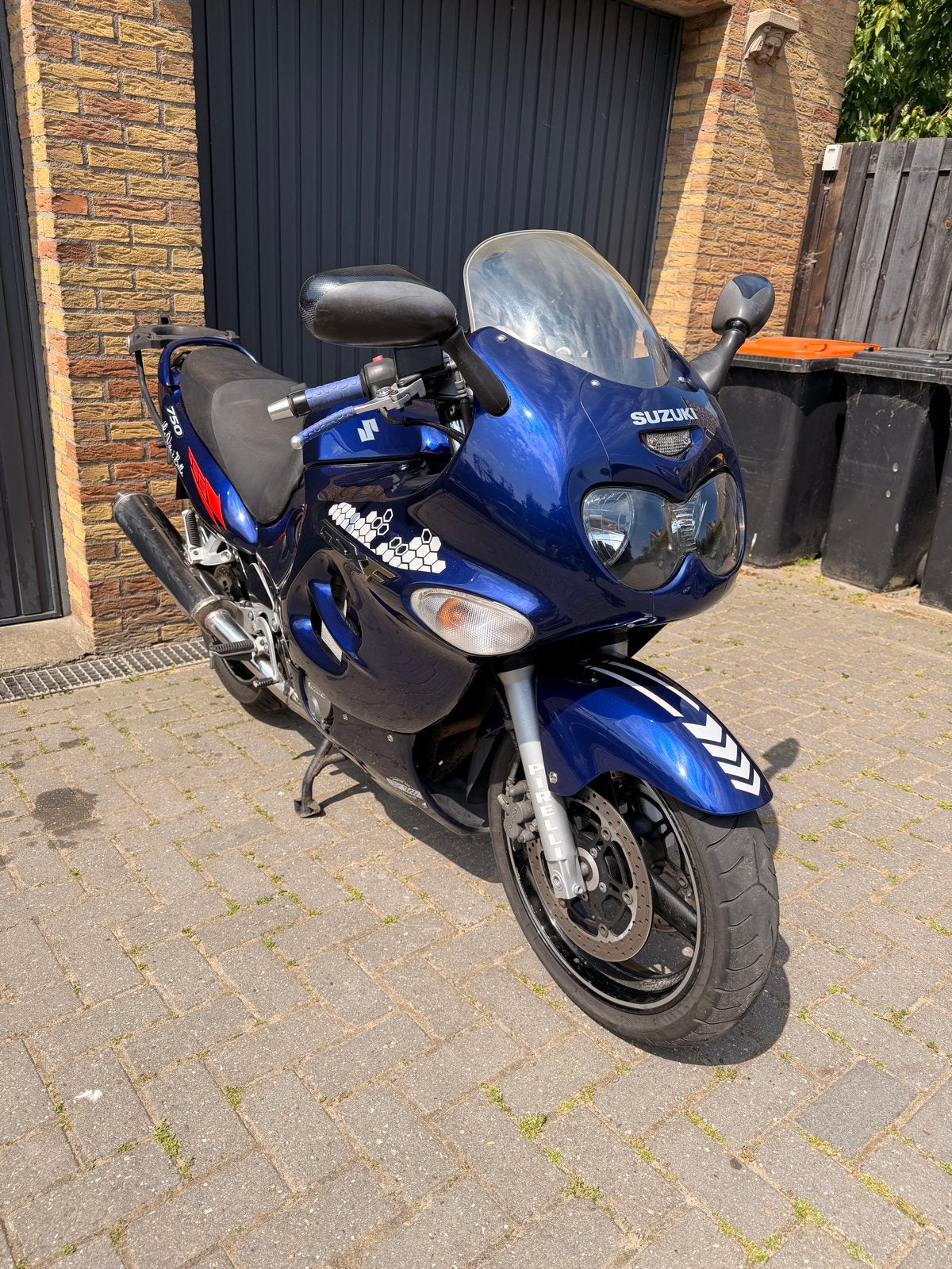 Suzuki GSX 750F - Mooie paarse kleur, 12V aansluiting, 750 cc, Gebruikt, Particulier, Toermotor