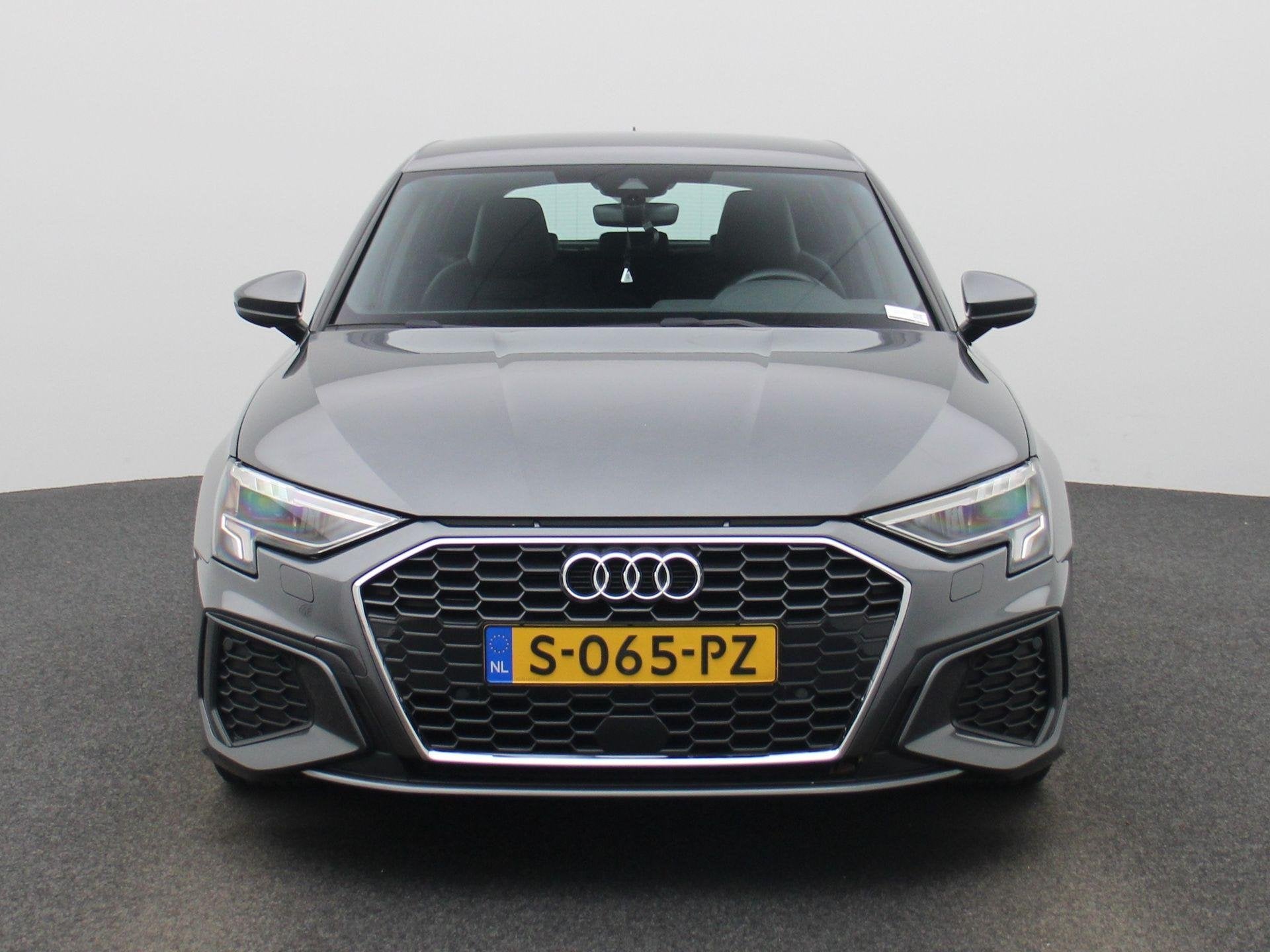 Audi A3 Sportback 30 TFSI S edition 110 PK | S-Line | Automa, Auto's, 12 maanden, Gebruikt, Leder en Stof, Origineel Nederlands