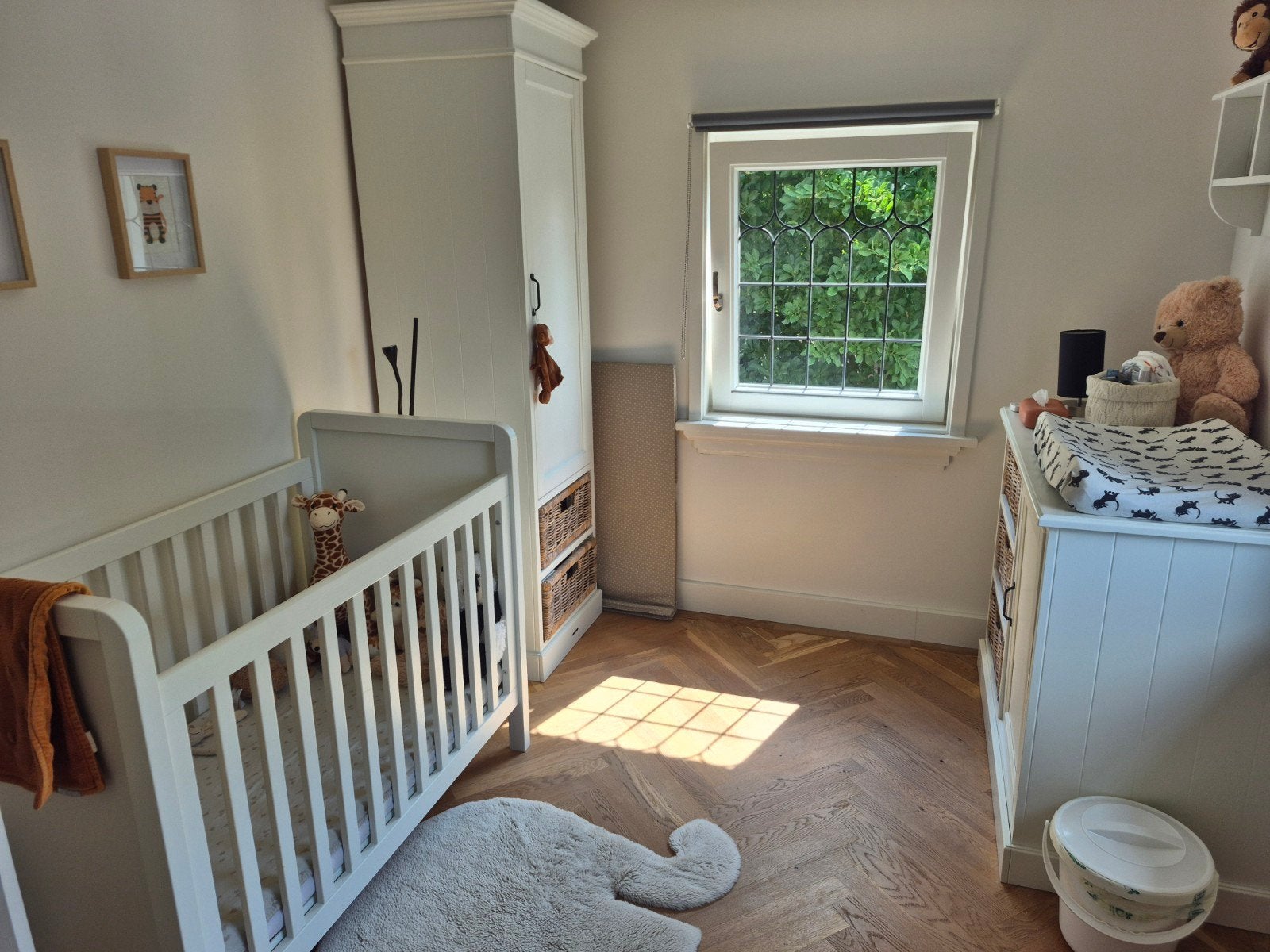 Complete Babykamer Kidsmill: Ledikant, Commode & Kledingkast, Ophalen, Zo goed als nieuw, Minder dan 140 cm, Lattenbodem