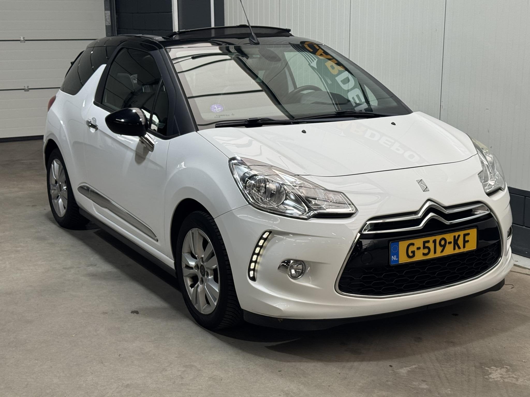 Citroen DS3 Cabrio 1.2 PureTech Chic Zeer Netjes Cabrio, Voorwielaandrijving, Euro 5, Stof, 1199 cc