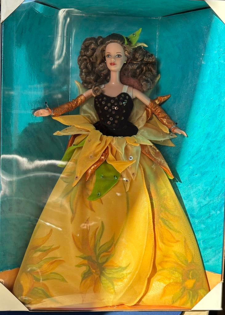 Sunflower Barbie NRFB, Ophalen of Verzenden, Zo goed als nieuw, Fashion Doll