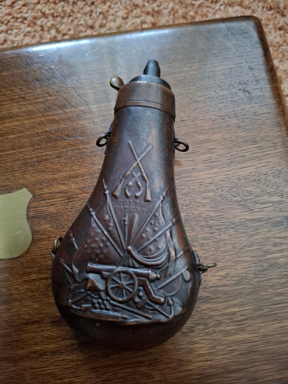 GEZOCHT: Originele antieke Colt kruitfles, Ophalen of Verzenden