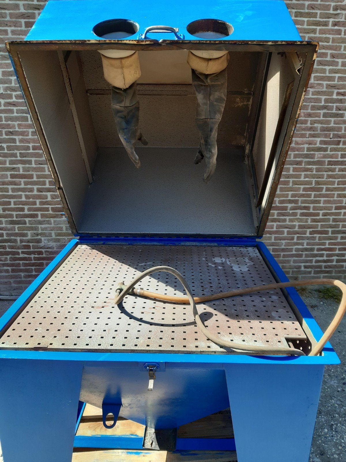 Straalkast Straalcabine 1x1 meter werkruimte, Ophalen, Gebruikt