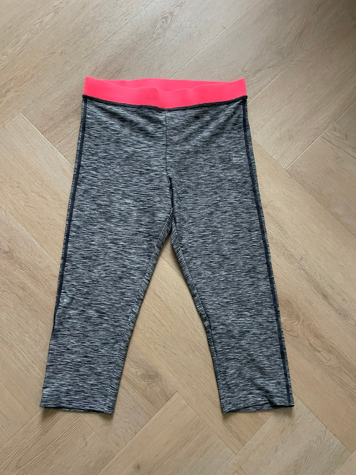 Sportlegging / sportbroek van H&M maat 170 NIEUW!, Kleding | Dames, Nieuw, Ophalen of Verzenden, Fitness of Aerobics, Maat 34 (XS) of kleiner