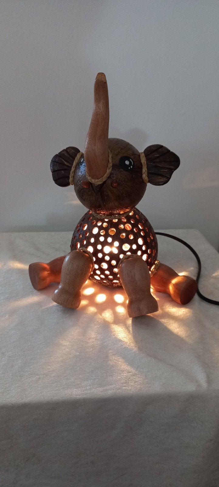 kokosnoot olifant fitting E12, Kinderlamp, Overige fittingen, Ophalen of Verzenden, Bruin