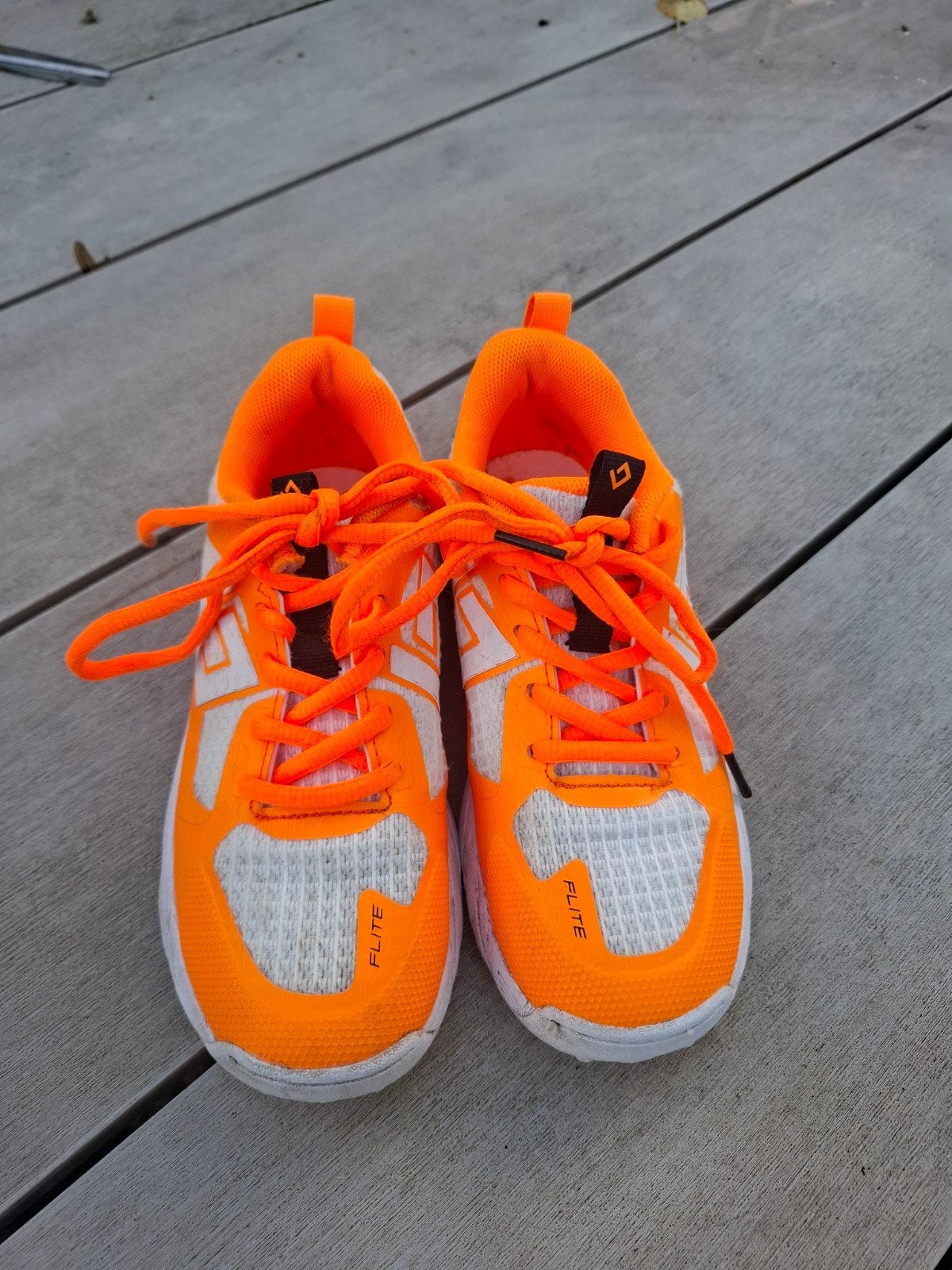 Brabo hockeyschoenen maat 32 - Oranje/Wit, Ophalen of Verzenden, Gebruikt, Schoenen