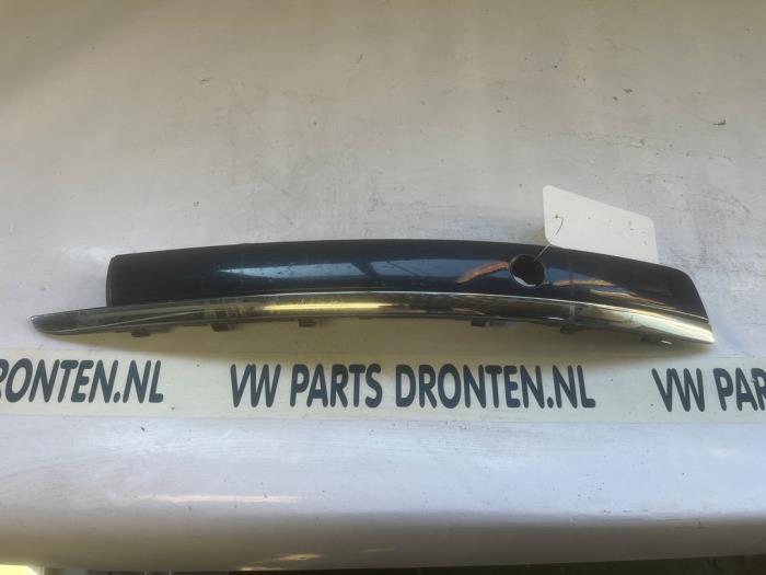 Bumperdeel rechts-voor van een Audi A8, Auto-onderdelen, Gebruikt, -, Verzenden, -