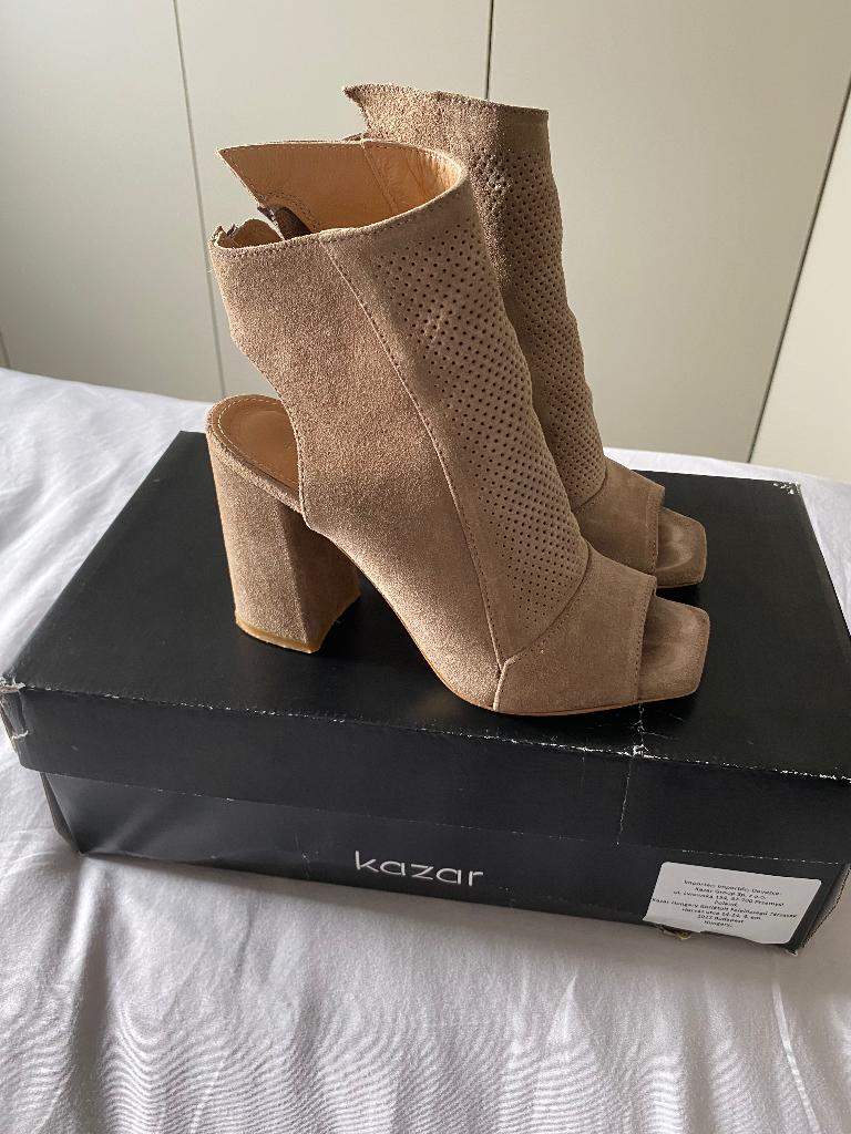 Enkellaarsjes Kazar, Beige, Zo goed als nieuw, Schoenen met hoge hakken, Kazar