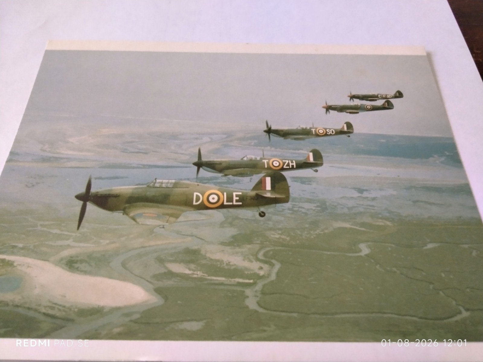 Vintage FOTOANSICHTKAART Hurricanes en Spitfires (1995), Ophalen of Verzenden, Zo goed als nieuw