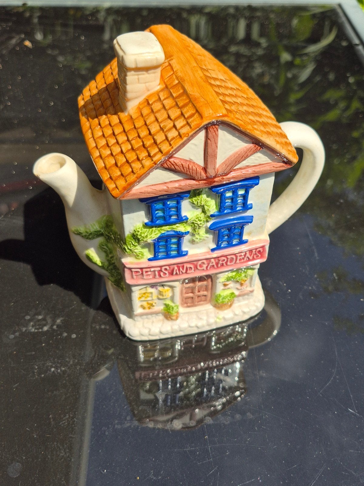 Unieke theepot in de vorm van een huisje - Vintage decoratie, Ophalen of Verzenden