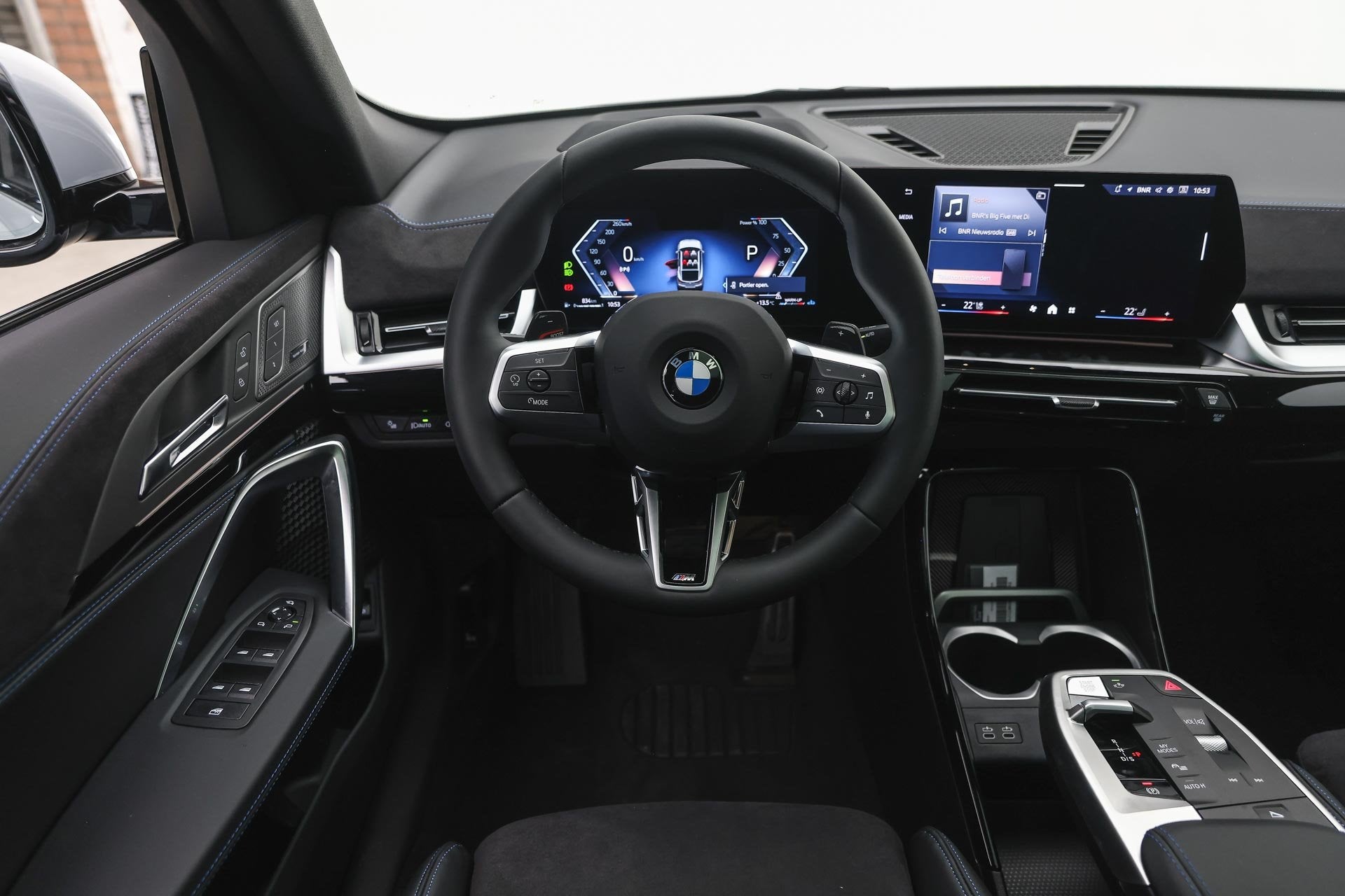 BMW X2 sDrive20i M Sport Automaat / Panoramadak / Sportstoel, Dealer onderhouden, X2, 1800 kg, 156 pk