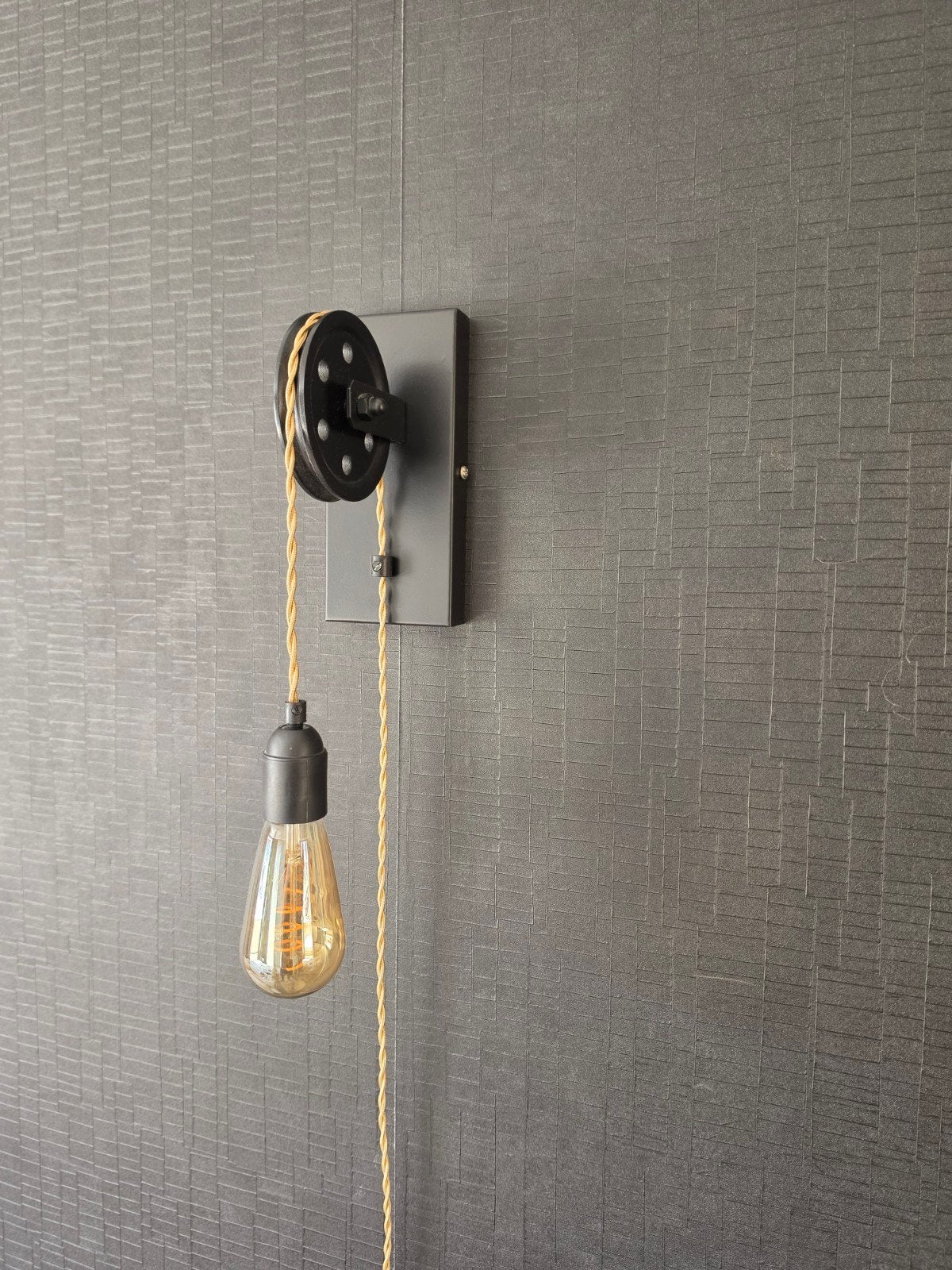 Set van 2 zelf samengestelde wandlampen/nachtlampen, Ophalen