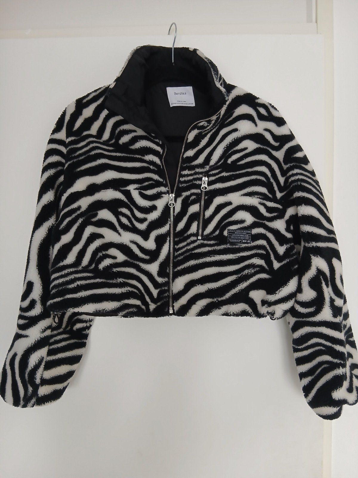 Bershka Zebra Print Fleece Jasje Maat XS-S, Kleding | Dames, Jassen | Winter, Meerkleurig, Maat 36 (S), Gedragen, Bershka