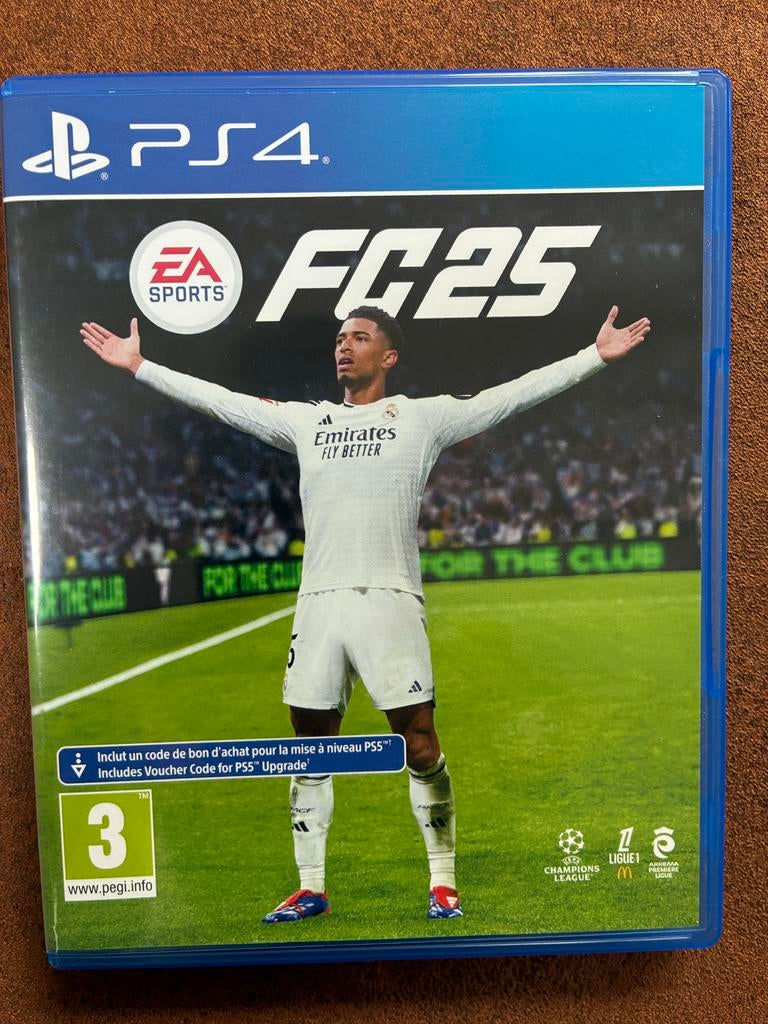 EA Sports FC 25 PS4 - Inclusief PS5 Upgrade Code, Eén computer, Ophalen of Verzenden, Zo goed als nieuw, Sport