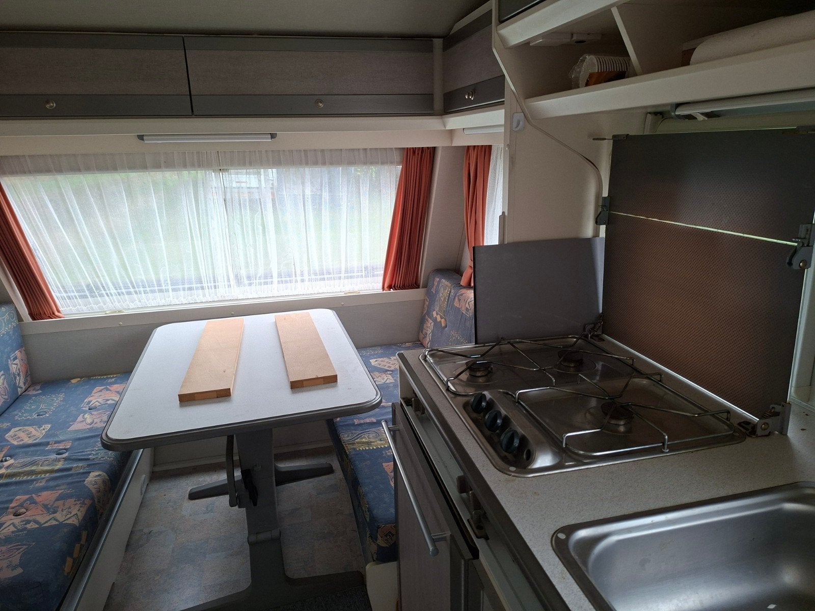 Foto 3 van Kip Grey-Line 41 TZ-  luxe caravan