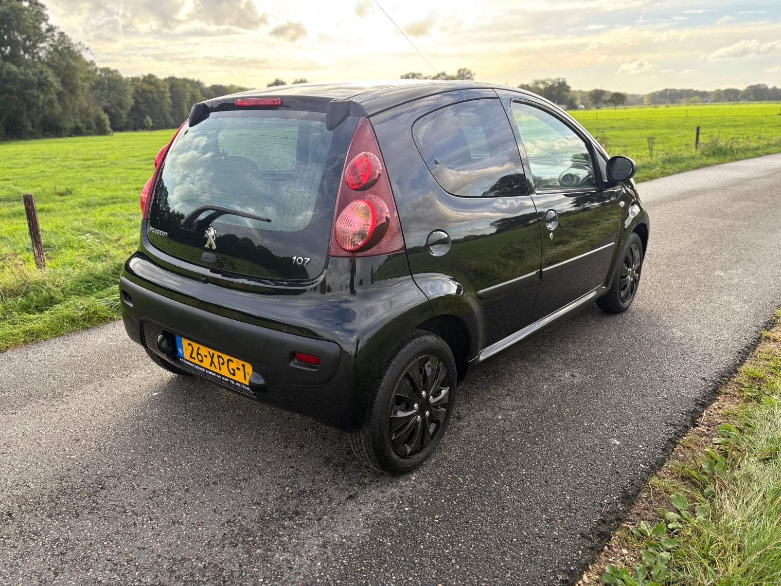 Peugeot 107 Facelift! Carplay! Airco! Elektrisch Pakket! APK, Voorwielaandrijving, 4 stoelen, Origineel Nederlands, Bedrijf