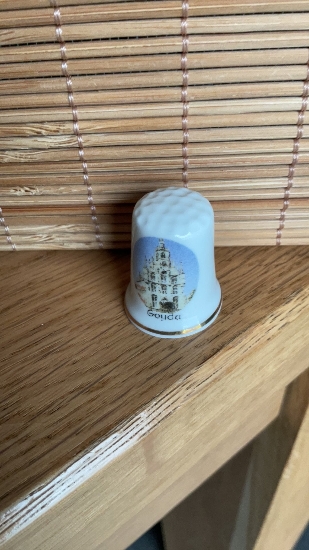 Gouda vingerhoed vingerhoedje vingerhoedjes vingerhoeden, Verzamelen, Vingerhoedjes, Ophalen of Verzenden, Nieuw, Porselein, Nederland