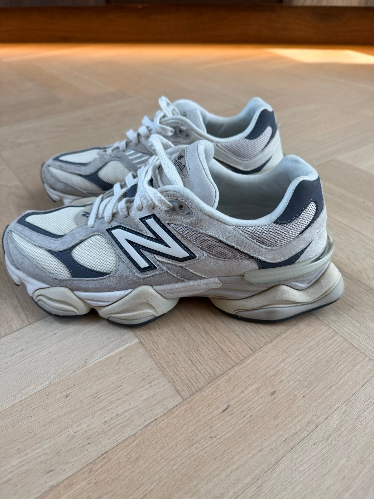 New Balance 9060 Sneakers - Maat 44.5, Ophalen of Verzenden, Gedragen, Wit, Sneakers of Gympen