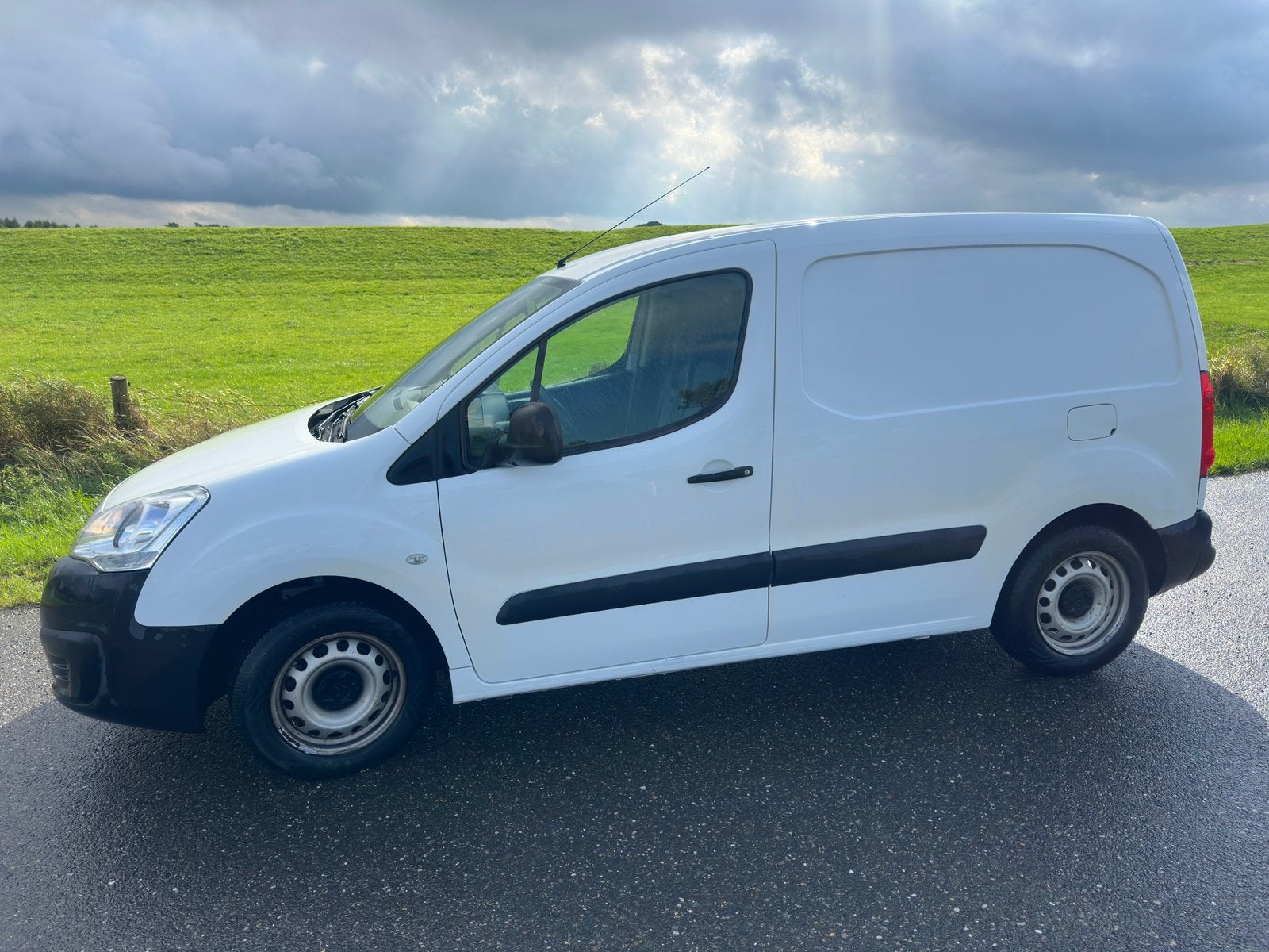 Citroën Berlingo 1.6 HDI 55KW 2016, Voorwielaandrijving, Stof, 74 pk, Euro 6