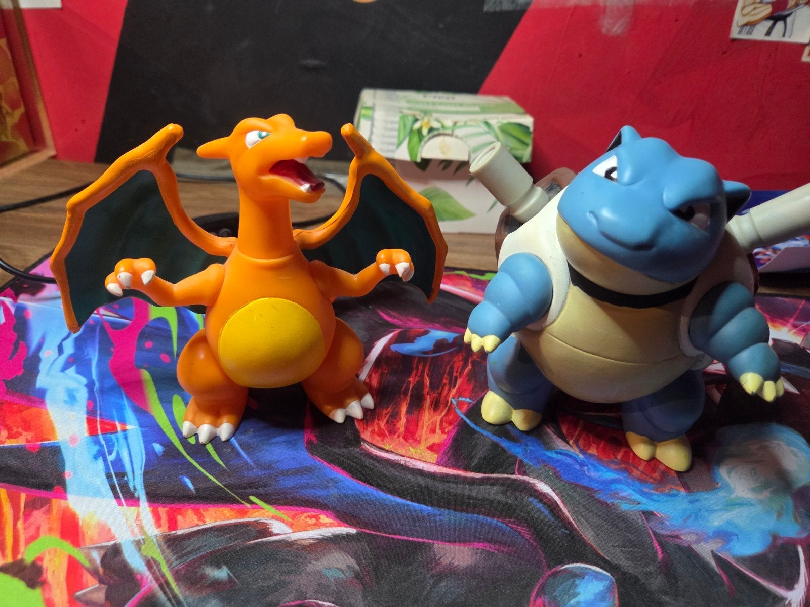 Zeldzame Charizard en Blastoise Set Tomy 1998 Figures Vintag, Ophalen of Verzenden, Zo goed als nieuw, Boosterbox, Foil