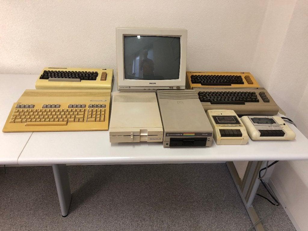 Commodore museum, Ophalen, Commodore