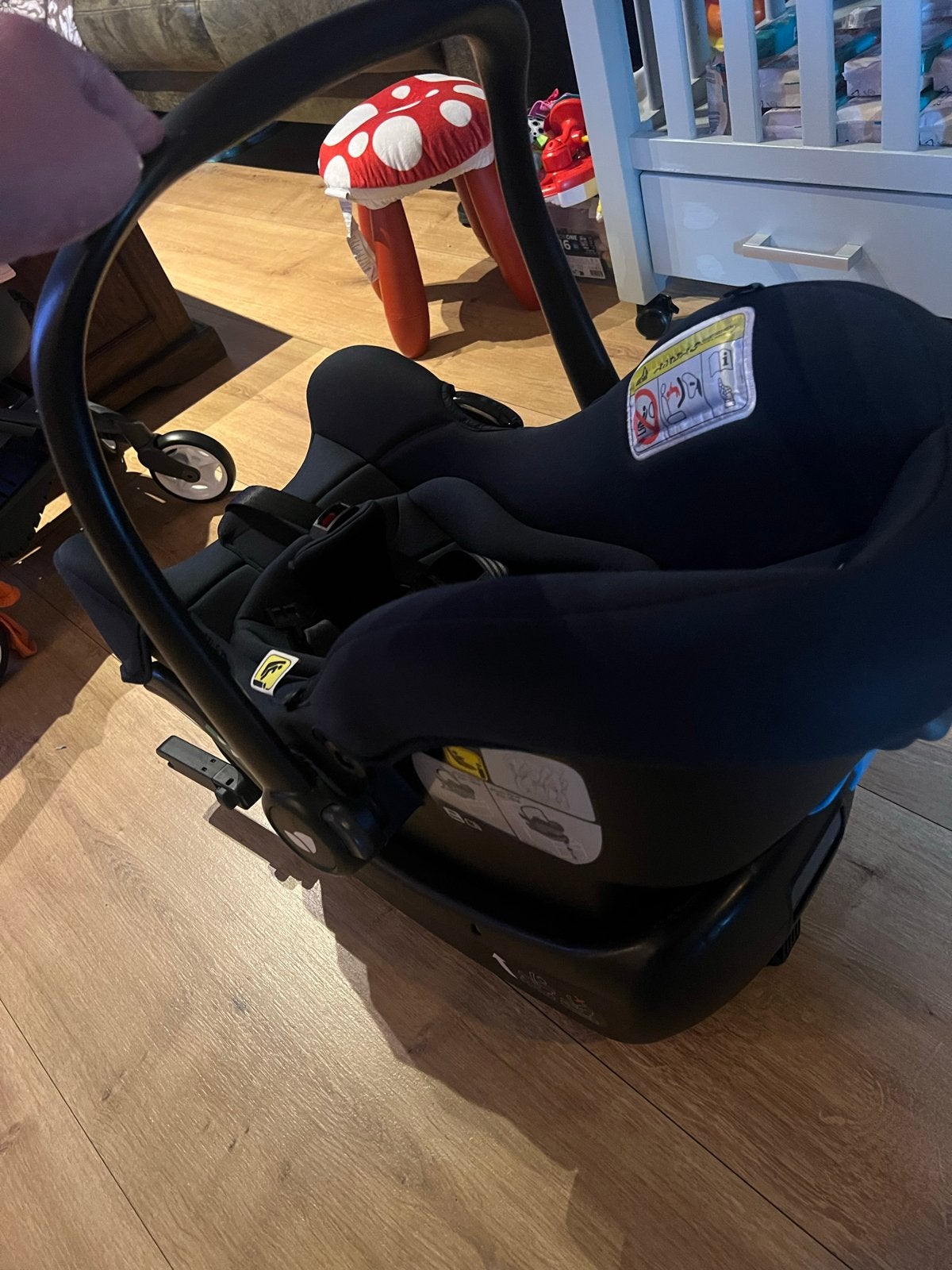 Joie I-snug autostoel met i-Base - Goede staat, Overige merken, Gebruikt, Isofix, 0 t/m 13 kg