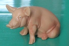Schleich 13202 varken zittend, dierfiguur, Ophalen of Verzenden, Gebruikt, Boerderijdier, Beeldje of Figuurtje