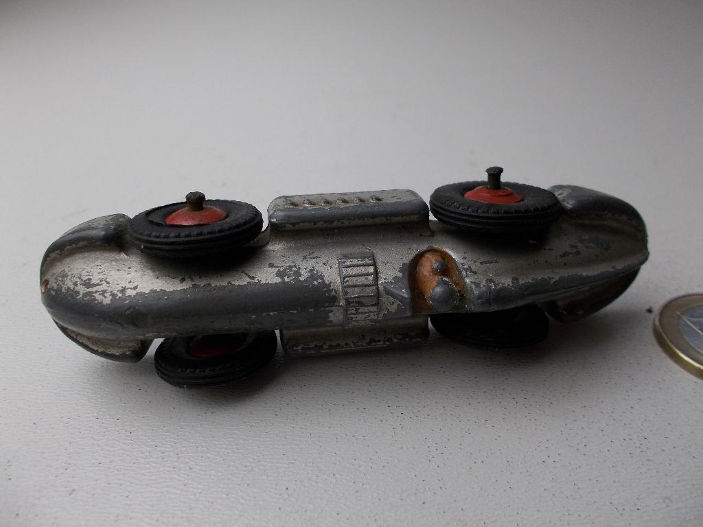 1946 Dinky Toys 23E SPEED OF THE WIND. Racing Car. (-S-), Hobby en Vrije tijd, Modelauto's | 1:43, Ophalen of Verzenden, Gebruikt