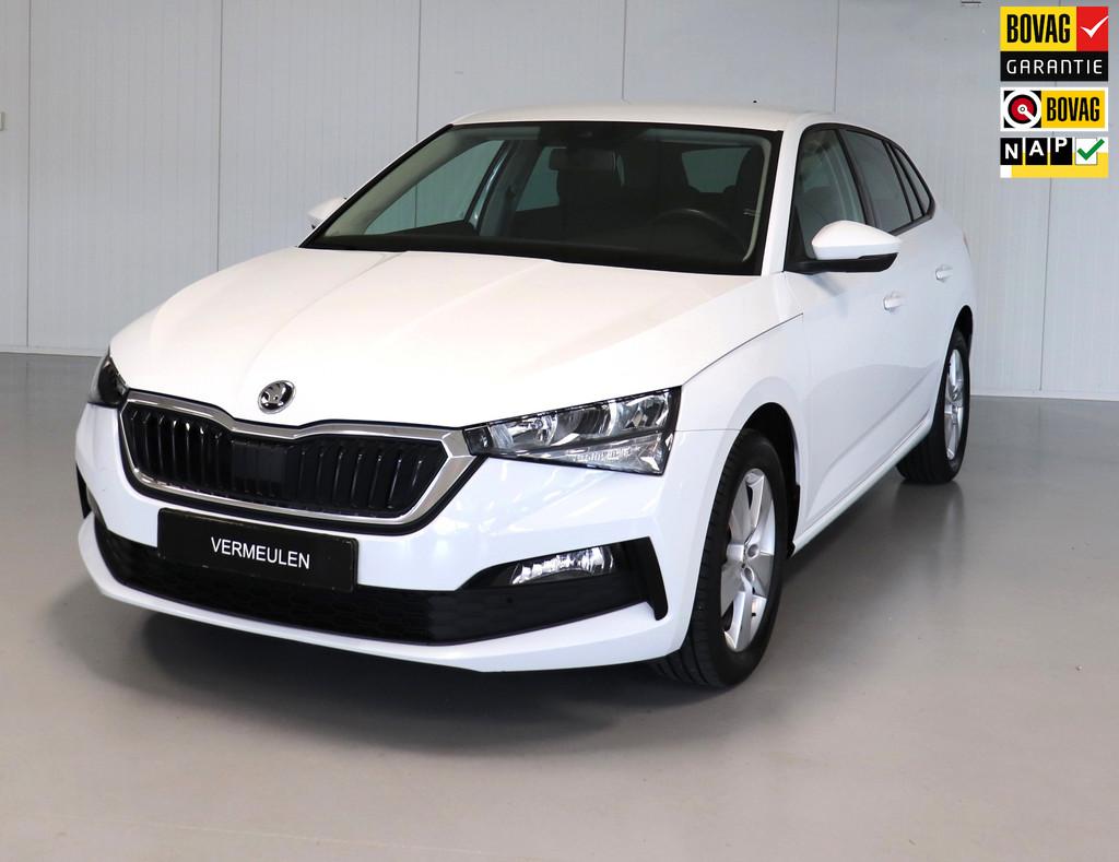 Skoda Scala Automaat Ambition Zeer Ruim Zuinig en Compleet, Auto's, Skoda, Gebruikt, LED verlichting, 620 kg, Wit
