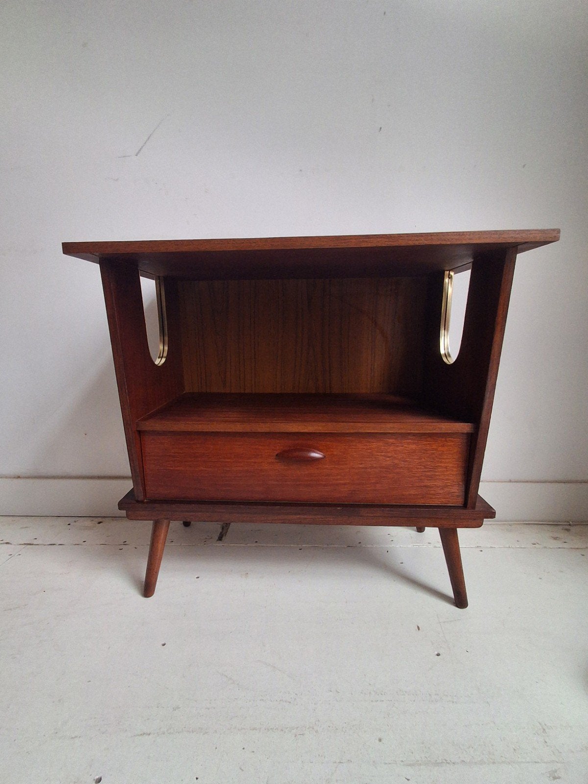 Vintage Platenkastje Hifi-meubel – Jaren '60, Huis en Inrichting, Kasten | Dressoirs, Gebruikt, Met klep(pen), 25 tot 50 cm, Teakhout