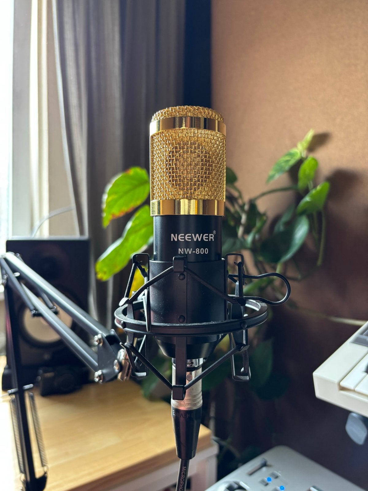Neewer NW-800 Studiomicrofoon met standaard en popfilter, Ophalen of Verzenden, Zo goed als nieuw, Studiomicrofoon