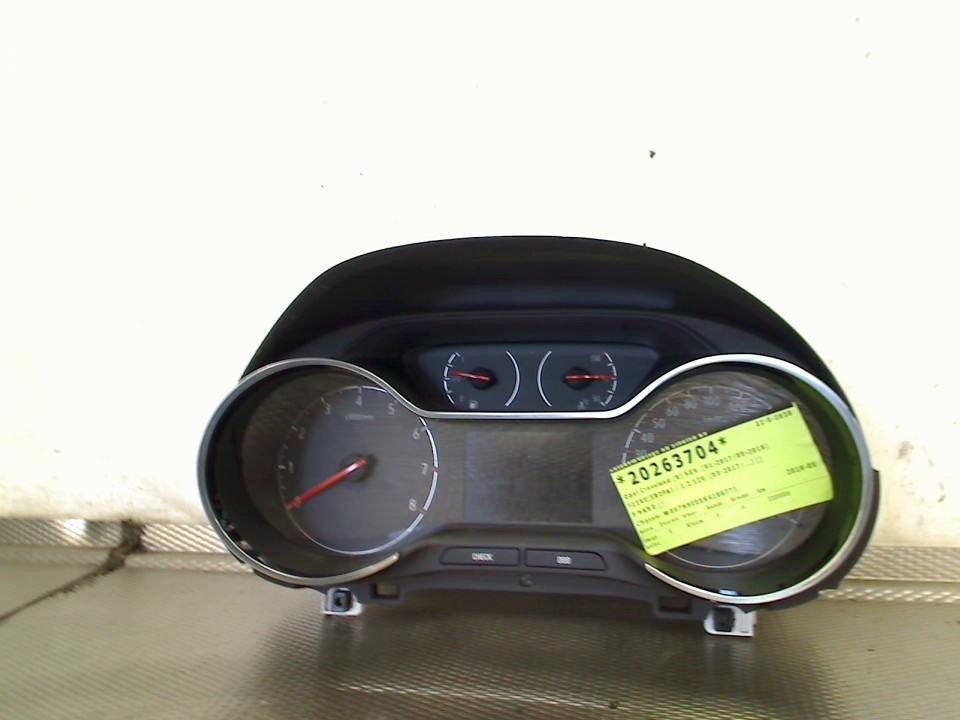 Km Teller Opel Crossland (X) (2018-07/..) 982263278000, Gebruikt, Bahnhofsplatz, Rüsselsheim am Main 65423, , Duitsland, Opel