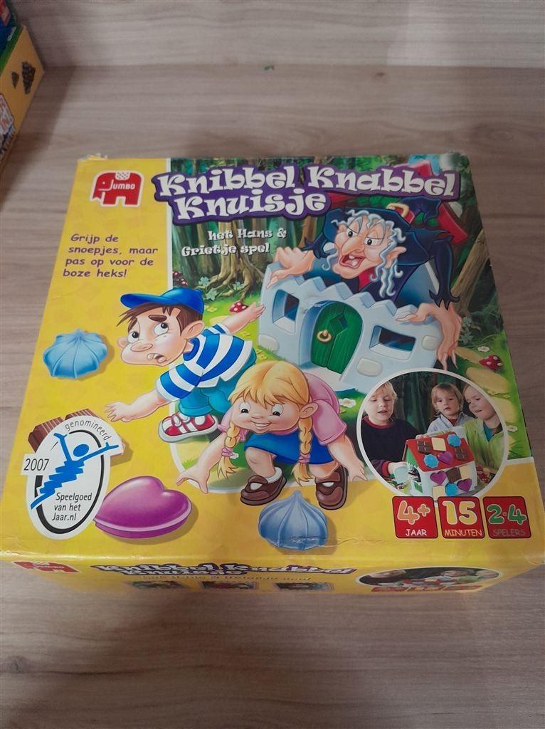 Knibbel Knabbel Knuisje - het hans en grietje spel - s4968