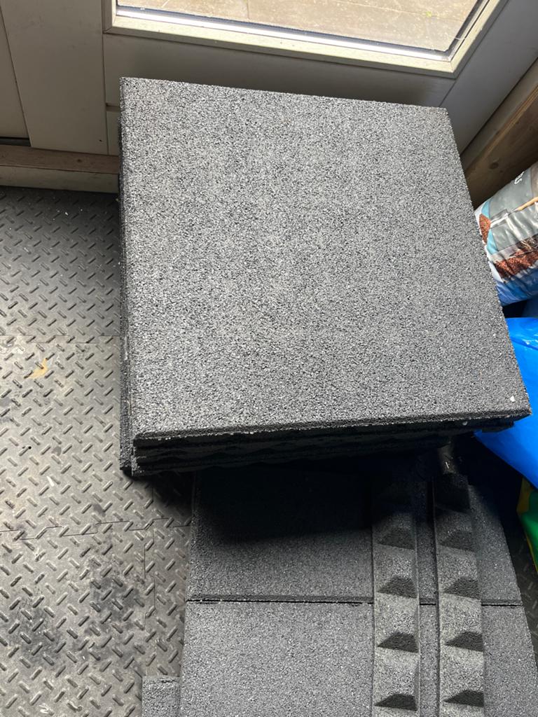 Rubberen tegels 9 stuks 50x50 cm, Doe-het-zelf en Verbouw, Tegels, Ophalen, Overige materialen, Gebruikt, 60 cm of meer