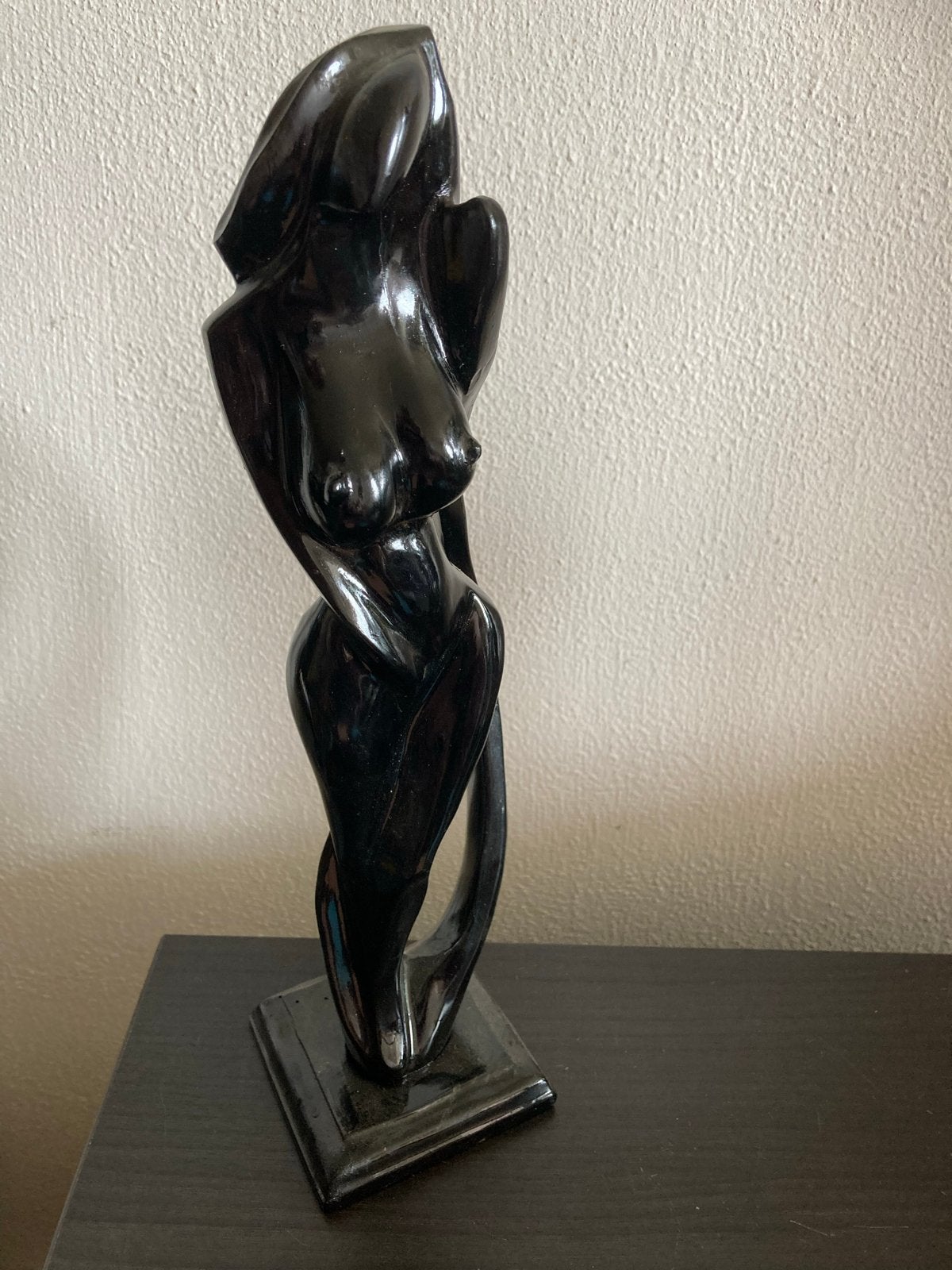 Houten sculptuur naakte vrouw, zwart gelakt, 31cm hoog, Ophalen of Verzenden, Beeld, Hout, Vrouw
