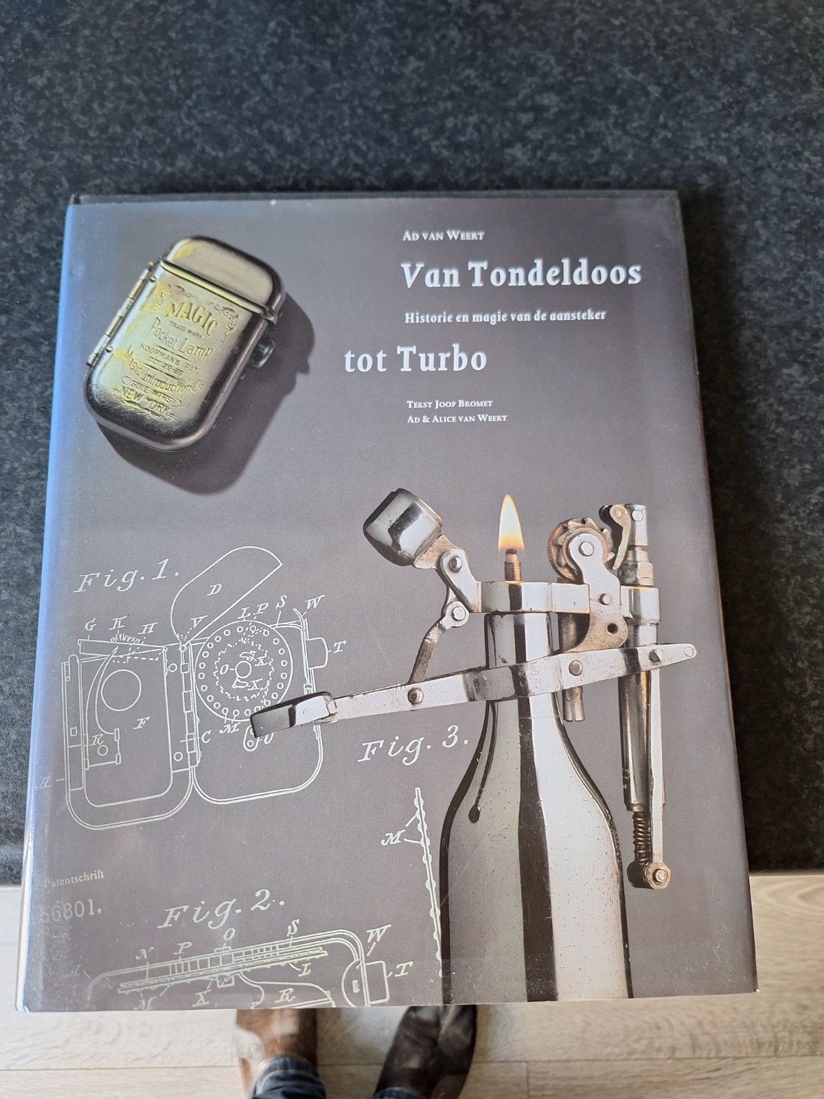 Nieuw boek over aanstekers: Van Tondeldoos tot Turbo, Ophalen of Verzenden